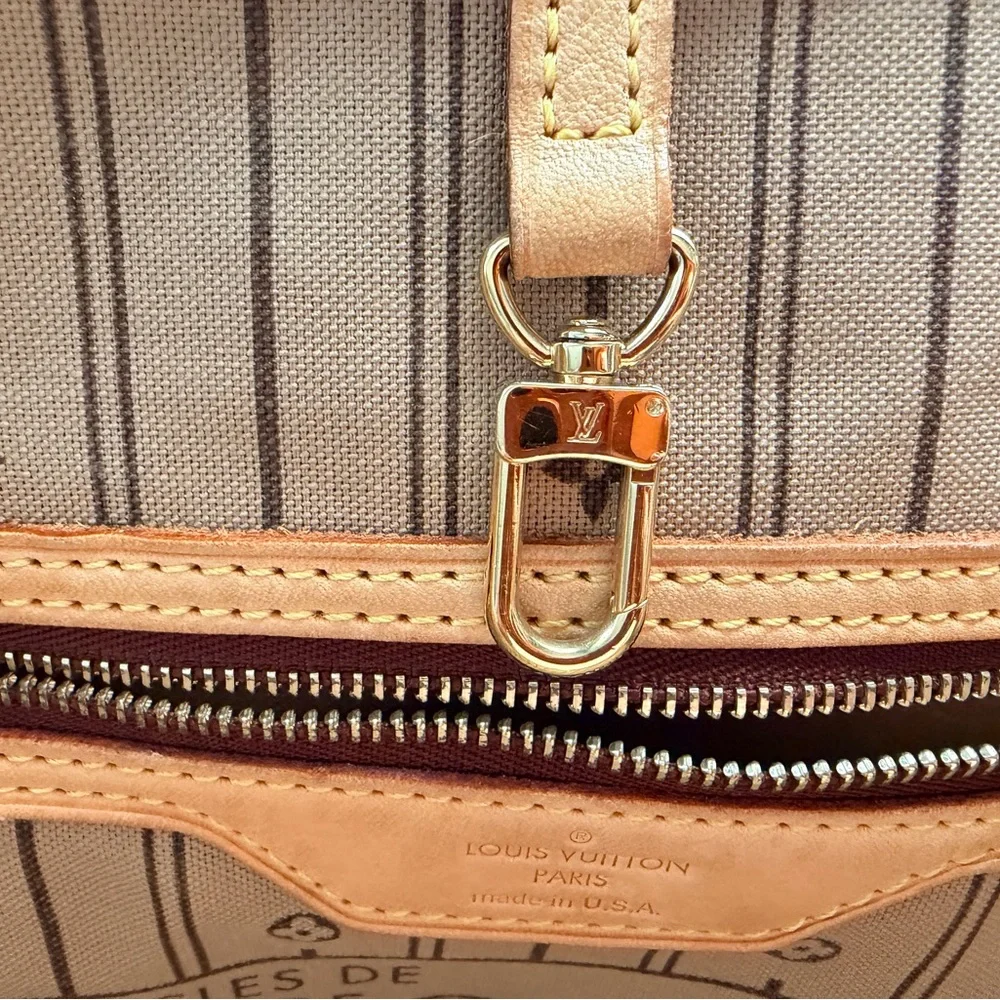 Louis Vuitton Monogram Tote in Brown and Tan - Picture 5 of 8